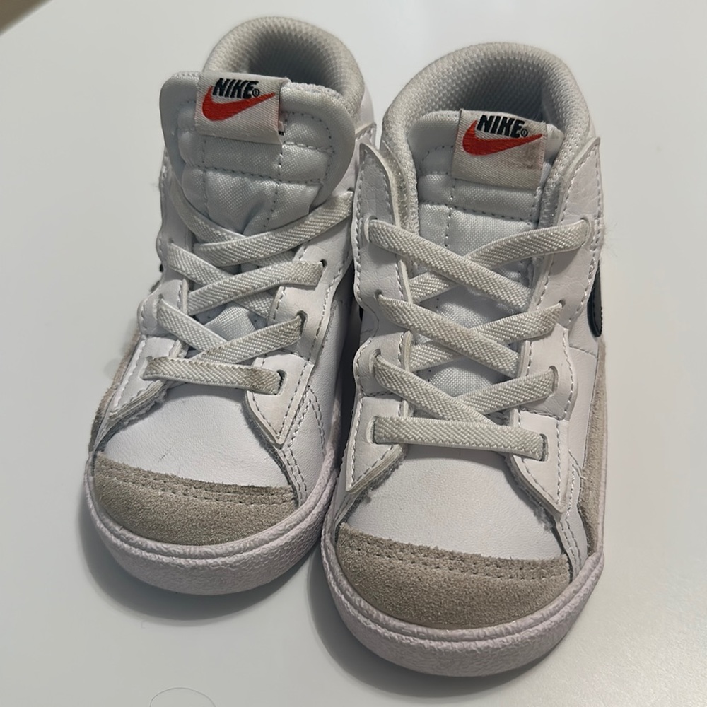 Toddler Nike blazer sneaker mid 77 white 7c unisex